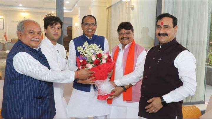मुख्यमंत्री श्री चौहान को केन्द्रीय मंत्रियों ने जन्म-दिन की अग्रिम बधाई दी